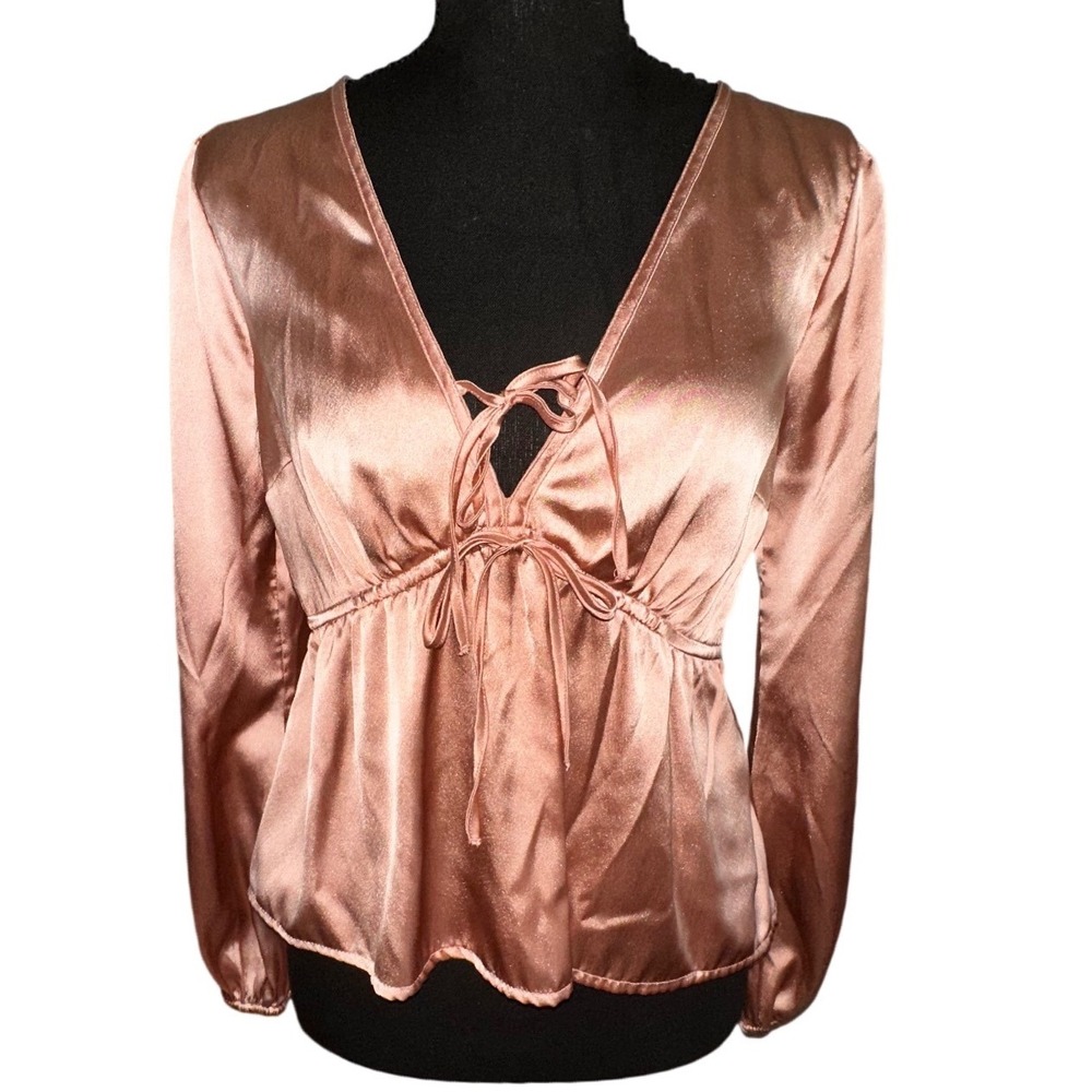 Abercrombie & Fitch Rose Gold Satin Tie Front Peplum Top Long Sleeve XS - Picture 2 of 7